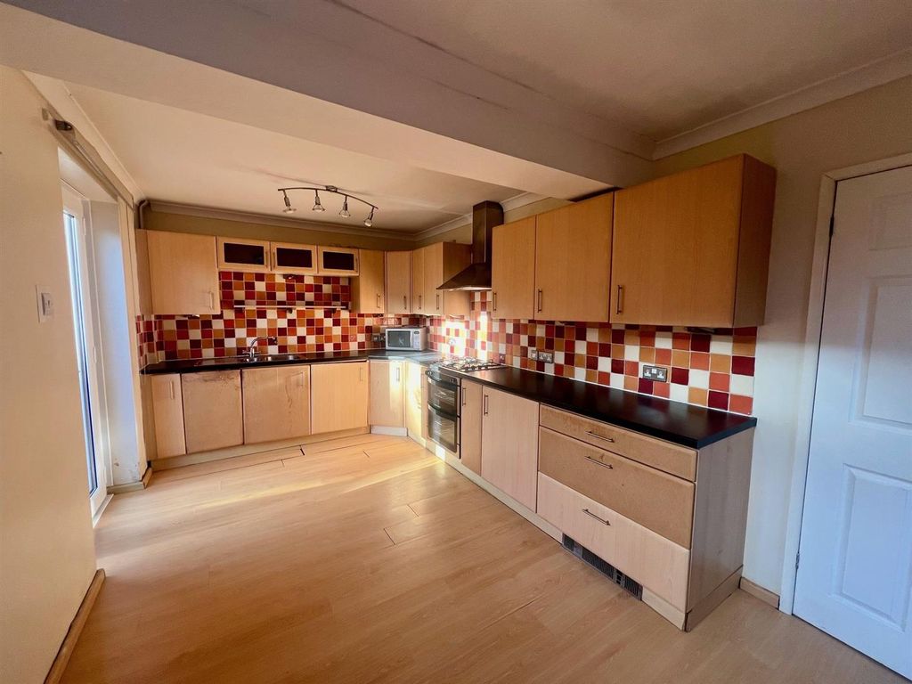 Property photo 2 of 16 Kitchen.Jpg