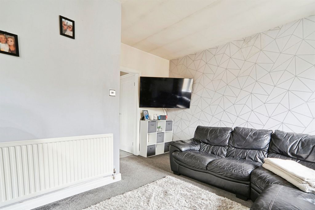 Additional image 10 of 2 bed flat for saleHollings Street, Bingley BD16