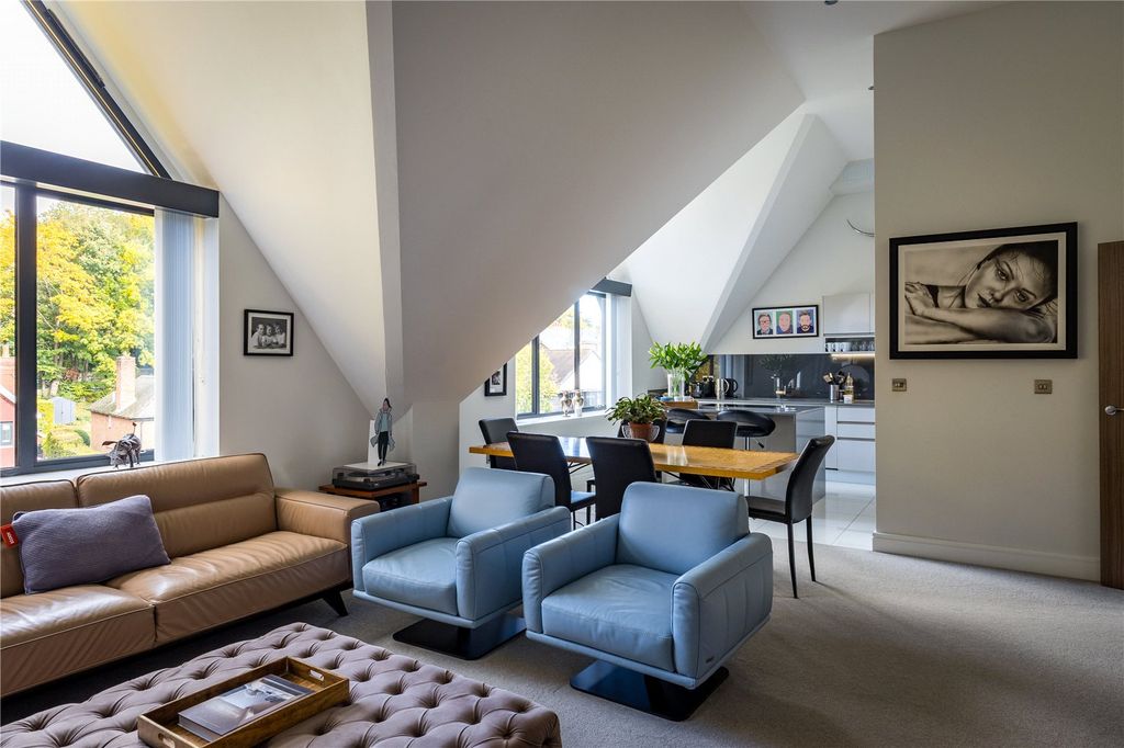 Property photo 2 of 32 Picture No. 51