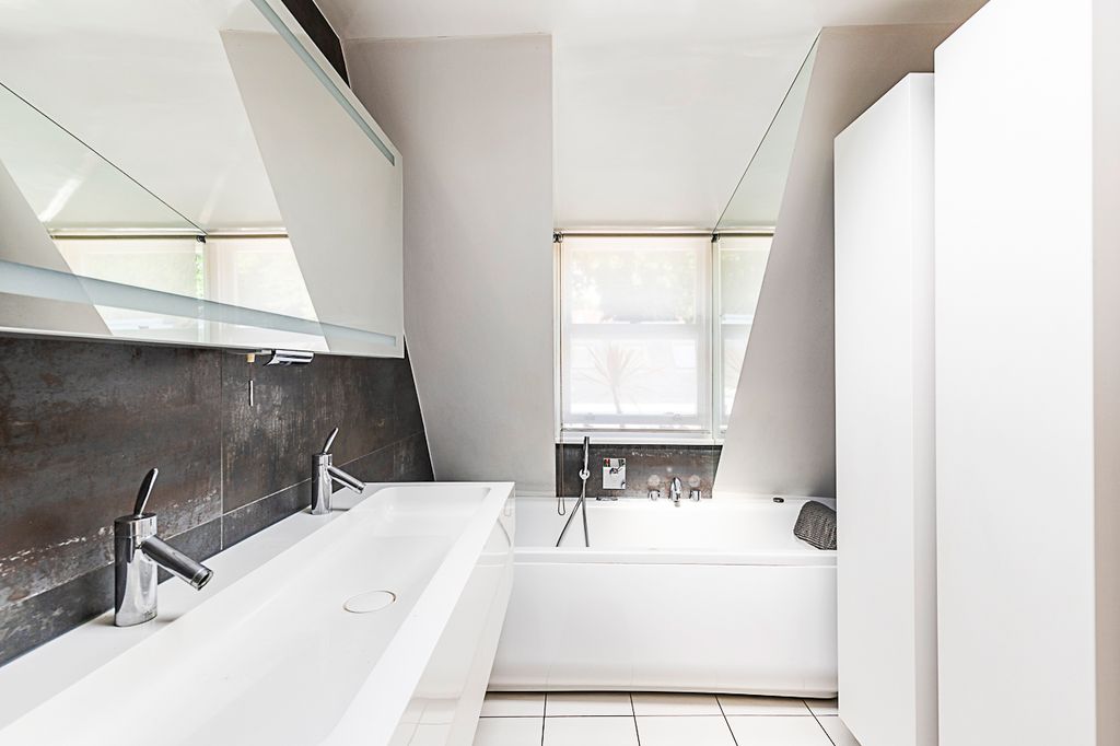 Property photo 3 of 44