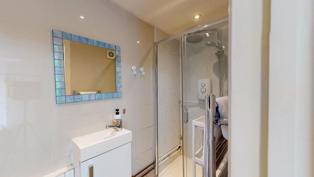Property photo 3 of 24 Bathroom