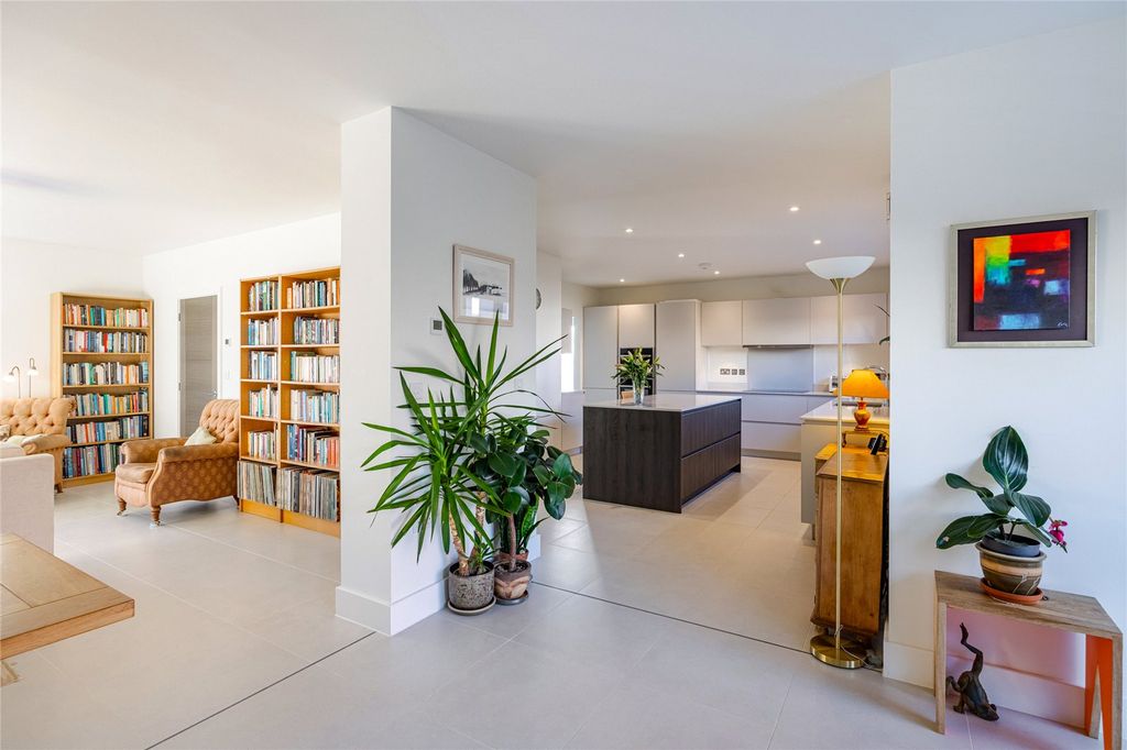 Property photo 3 of 21 Dining Area Kitchen