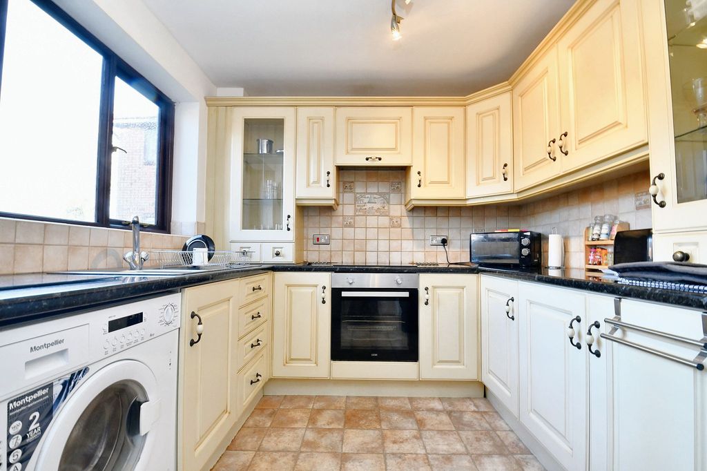 Property photo 2 of 8