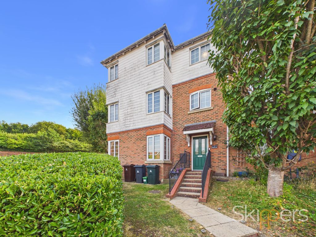 Property photo 1 of 27