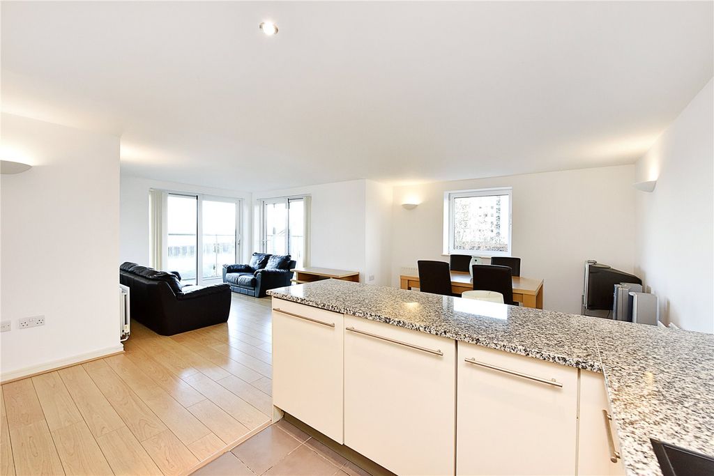 Property photo 3 of 7