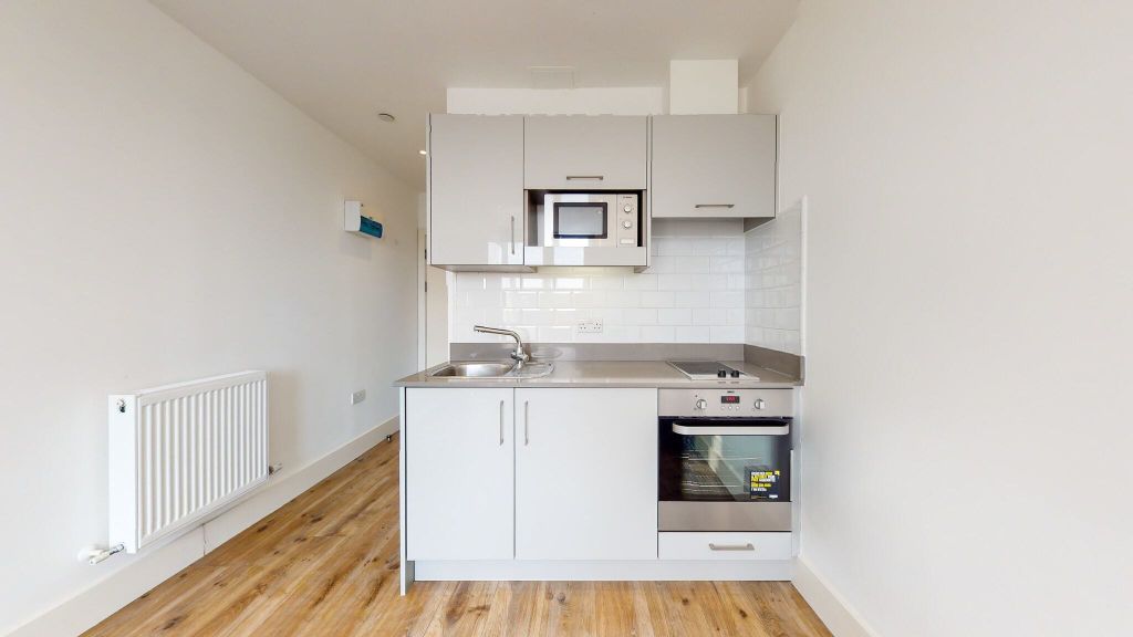 Property photo 2 of 11 Kitchen