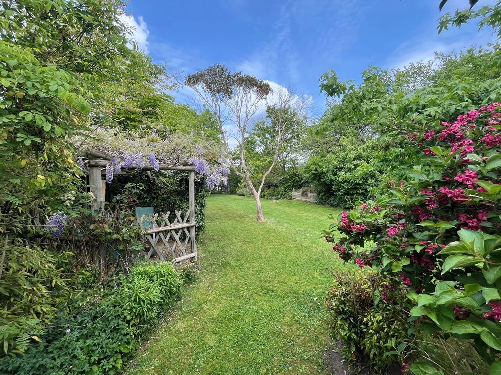 Property photo 3 of 15 Picture No. 27