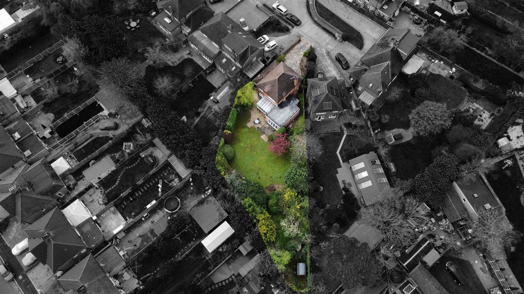 Property photo 2 of 18 Plot View
