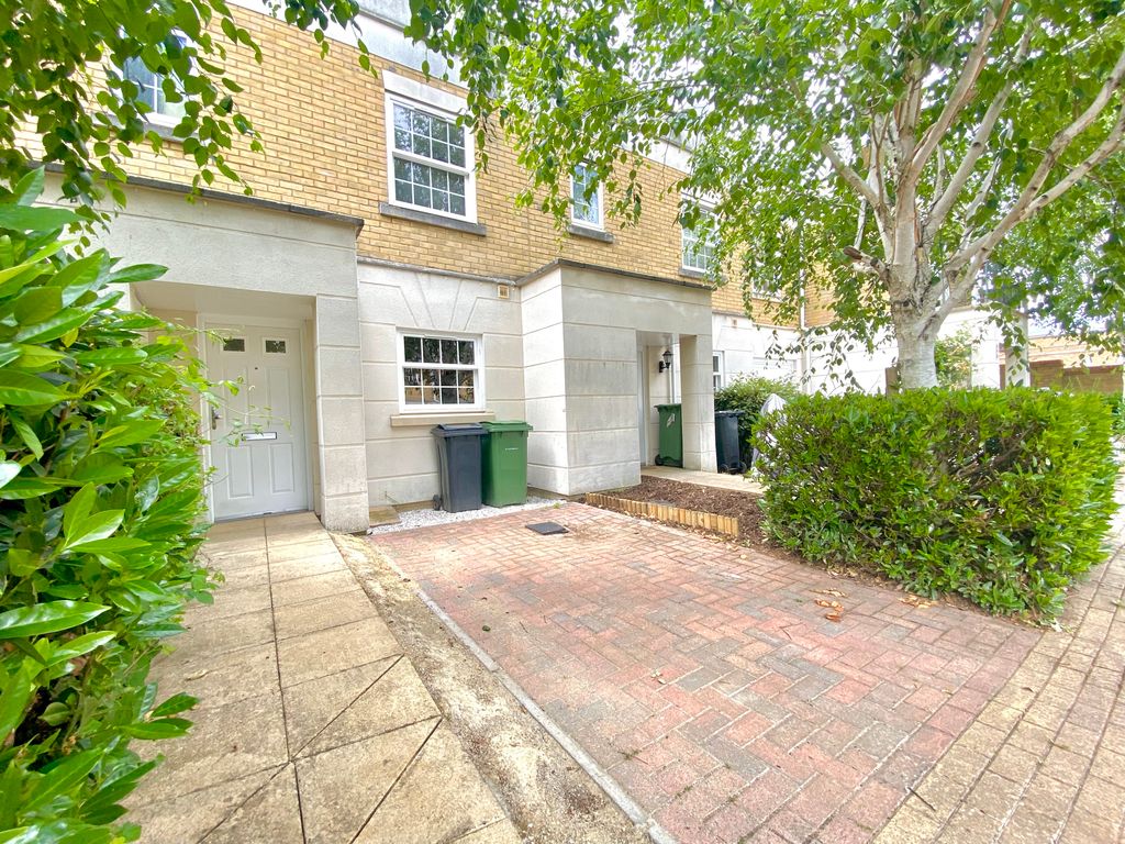Property photo 1 of 8 Front