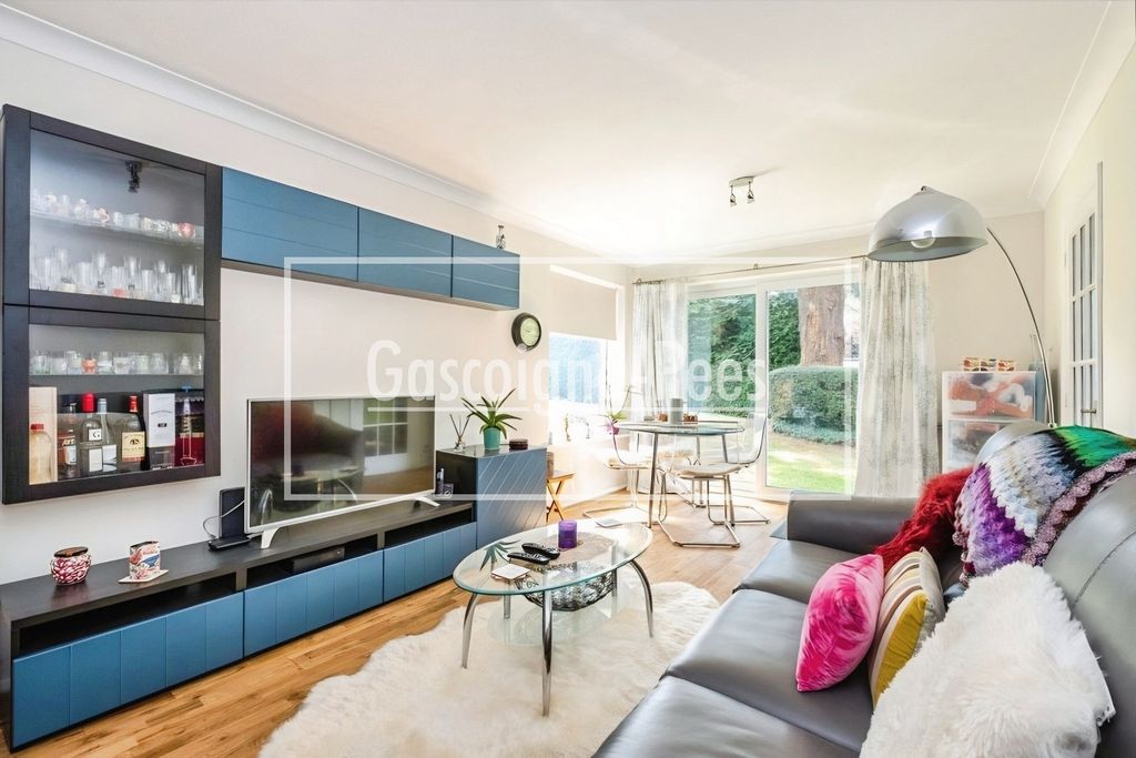 Property photo 2 of 8