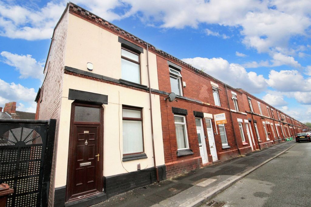 Property photo 1 of 12