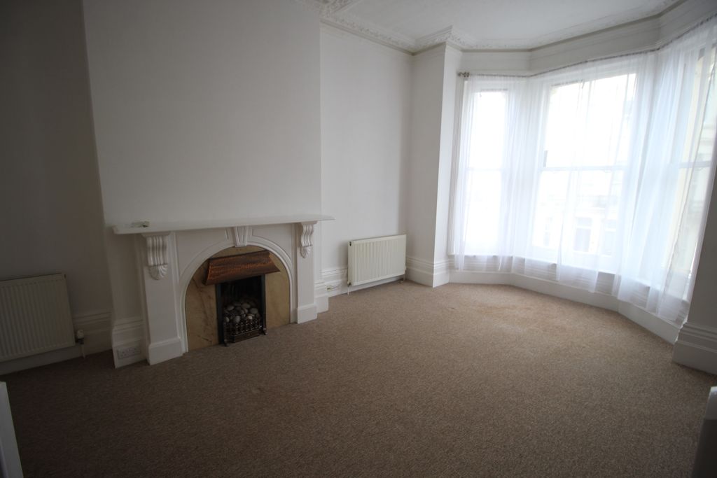 Property photo 2 of 6 Lounge