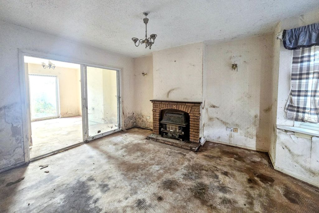 Property photo 3 of 15 51 Fairbourne Avenue, Birmingham, B44 9An