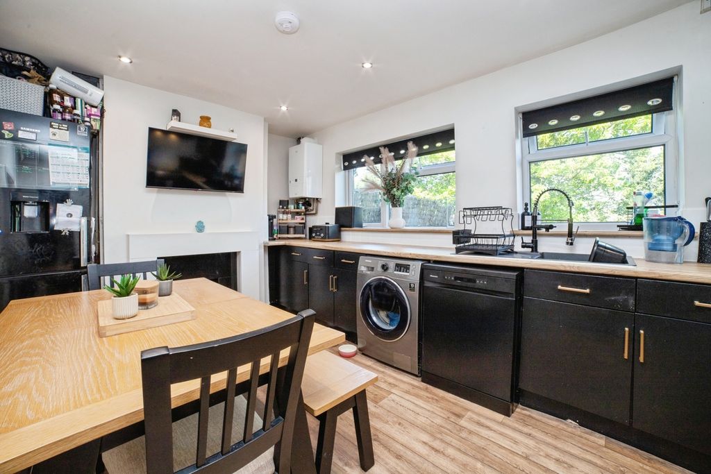 Property photo 2 of 16 Pbox-Img.Jpg
