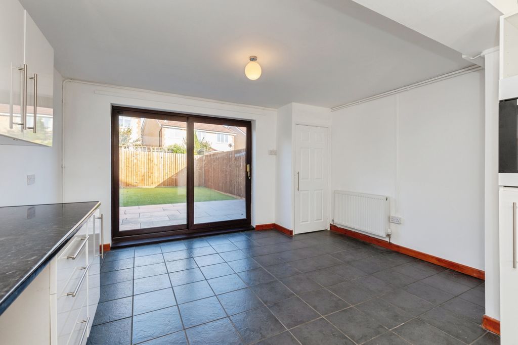 Property photo 3 of 15 Living Kitchen