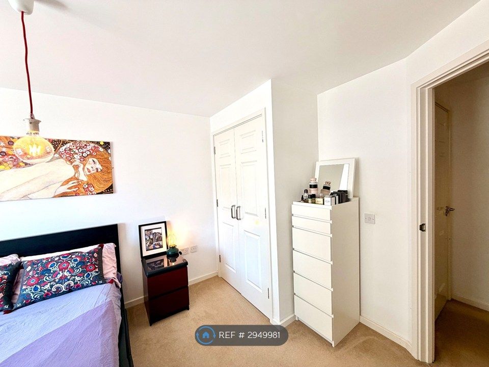 Property photo 2 of 18 Master Bedroom Photo 2
