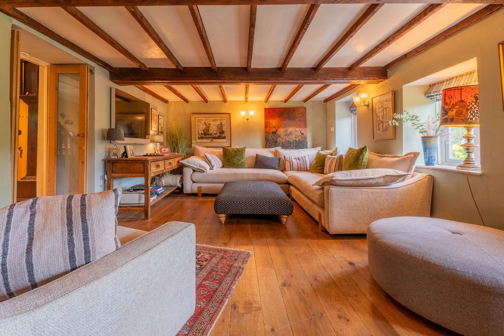 Property photo 2 of 32