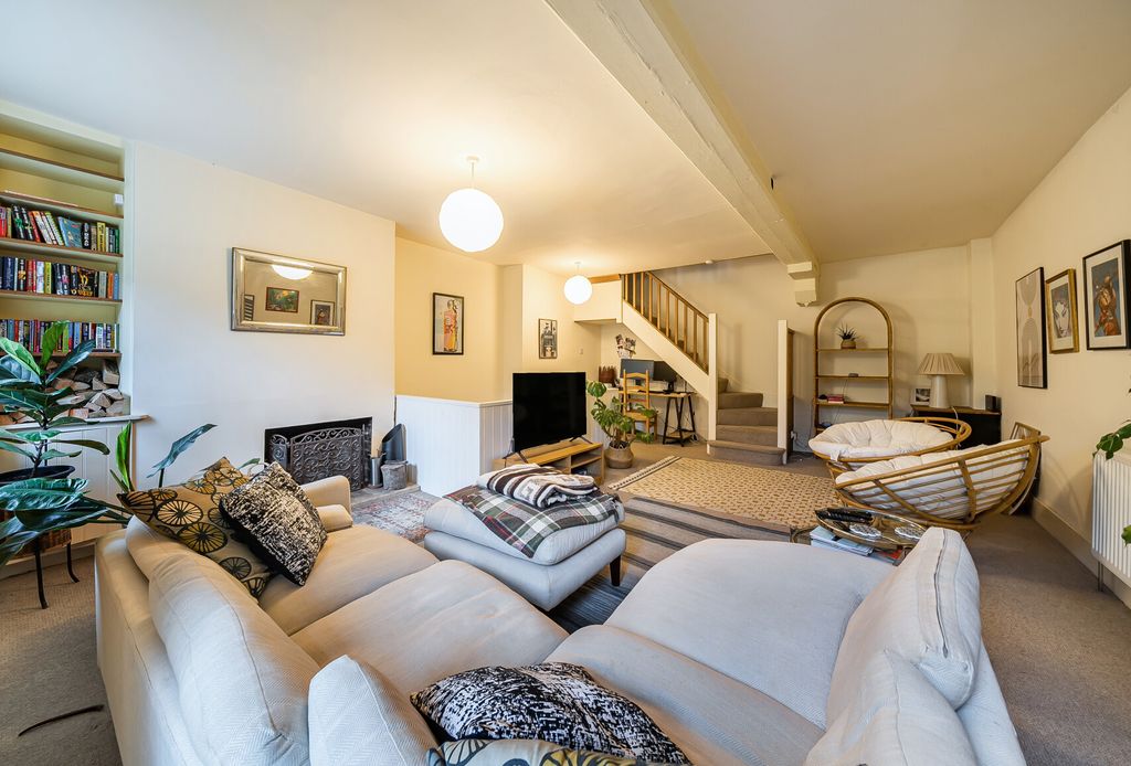 Property photo 2 of 23 1372510-12-6911Ed...