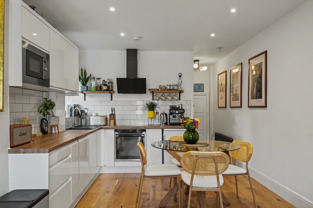 Property photo 3 of 16 4627715