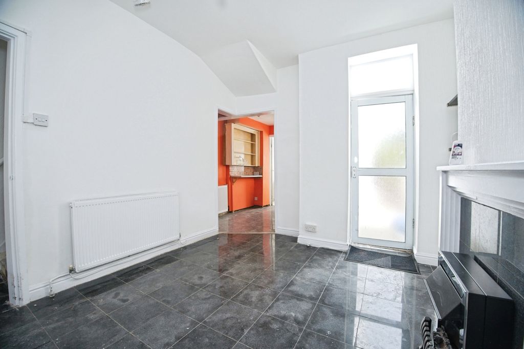 Property photo 3 of 26 Pbox-Img.Jpg