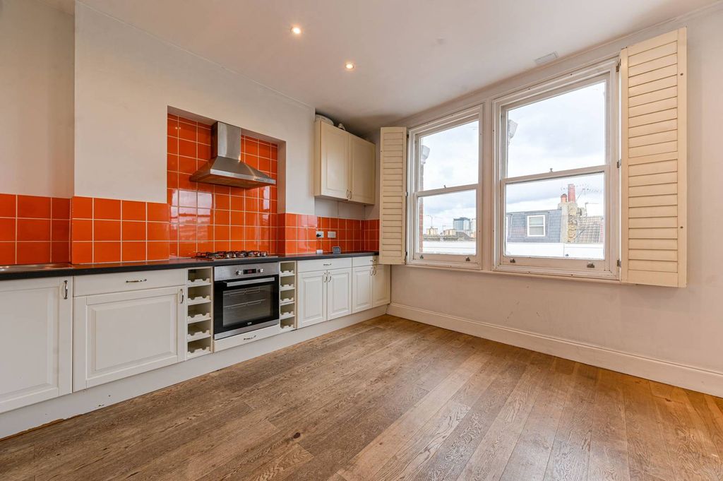 Property photo 2 of 9