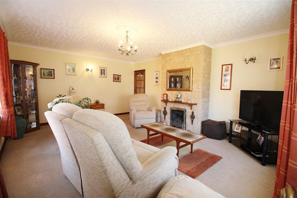 Property photo 2 of 16 Living Room