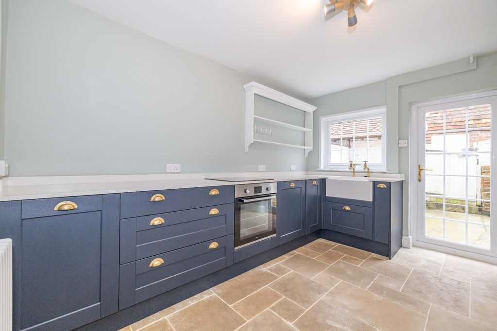 Property photo 2 of 13 Picture 2