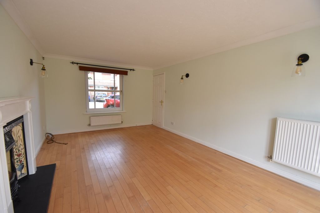 Property photo 3 of 32
