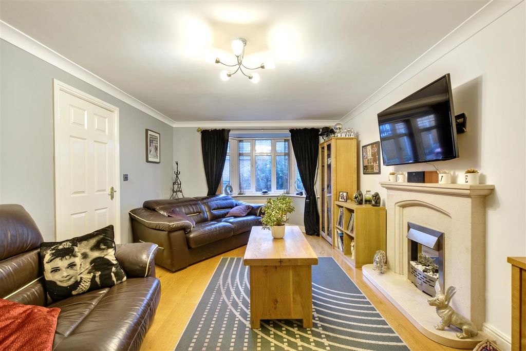 Property photo 3 of 25 Lounge_1.Jpeg