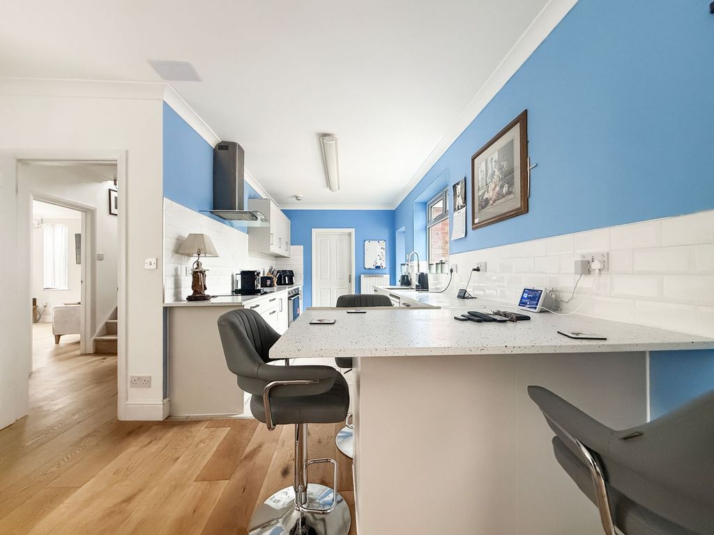 Property photo 3 of 32