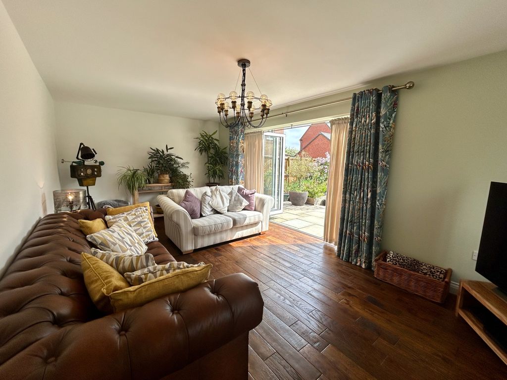 Property photo 3 of 16 Living Room