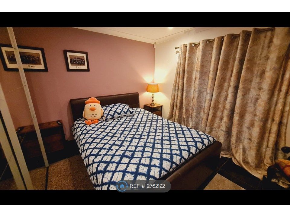 Property photo 2 of 20 Double Room , Shared Bathroom