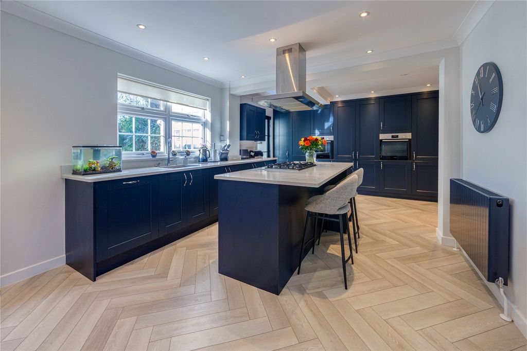 Property photo 2 of 29 Picture No. 20