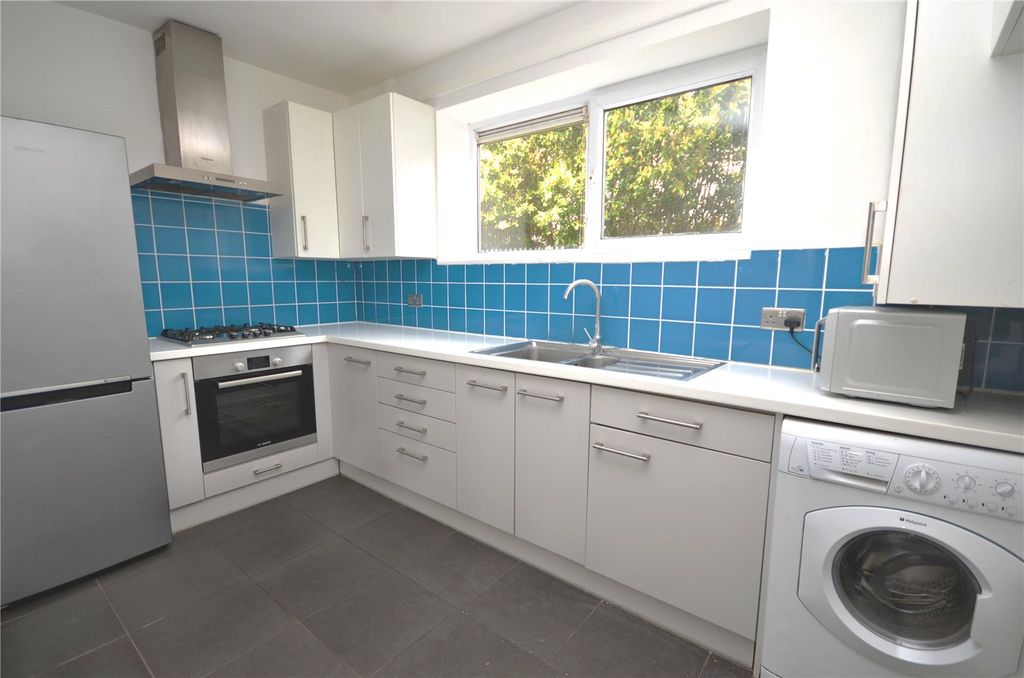 Property photo 2 of 8 Picture No. 18