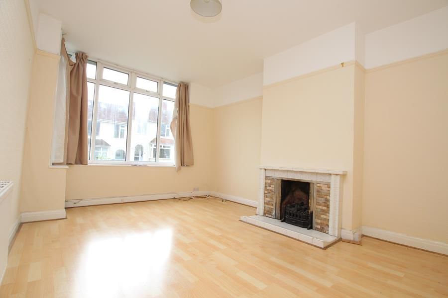 Property photo 2 of 8