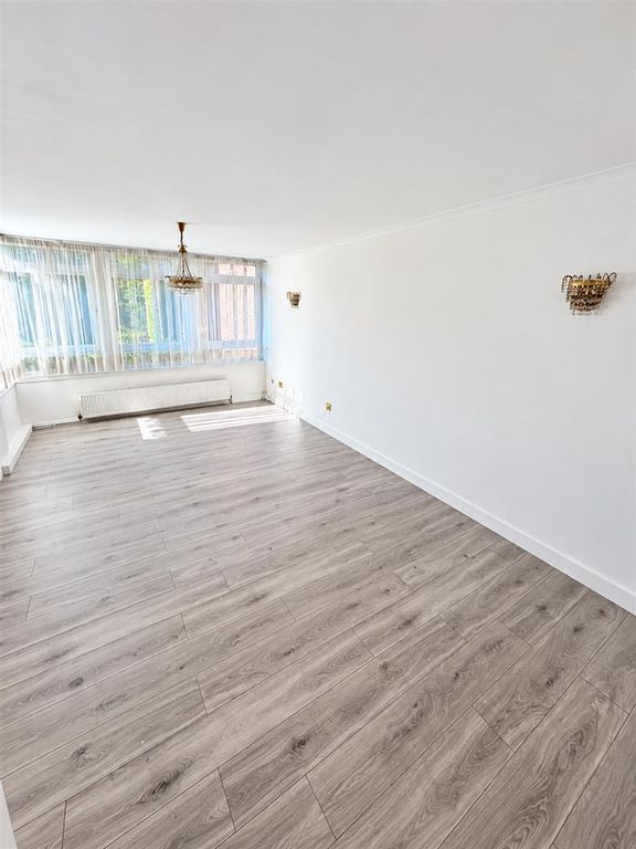 Property photo 1 of 11 A4d83F21-E8B2-42F2-8Ed3-19254Def5401.Png