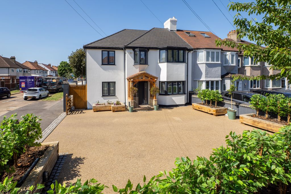 Property photo 1 of 19 Picture No. 05