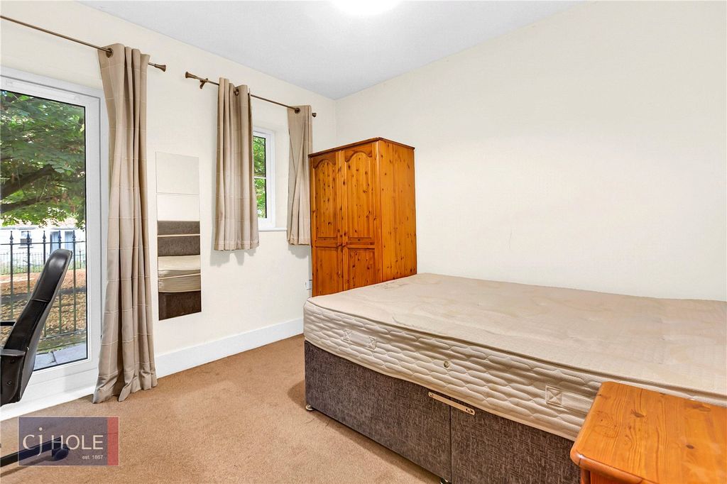 Property photo 1 of 25 Picture No. 64