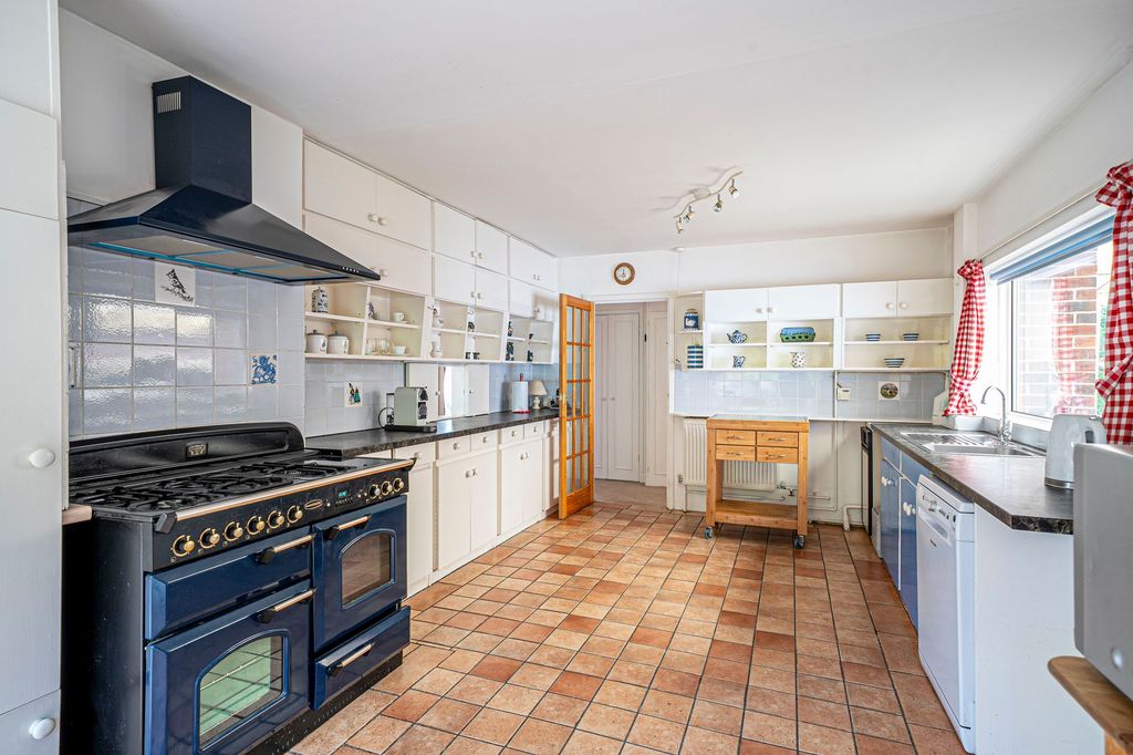 Property photo 3 of 45