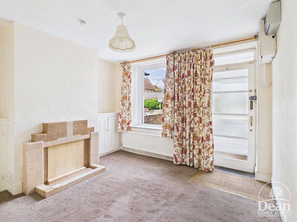 Property photo 2 of 10
