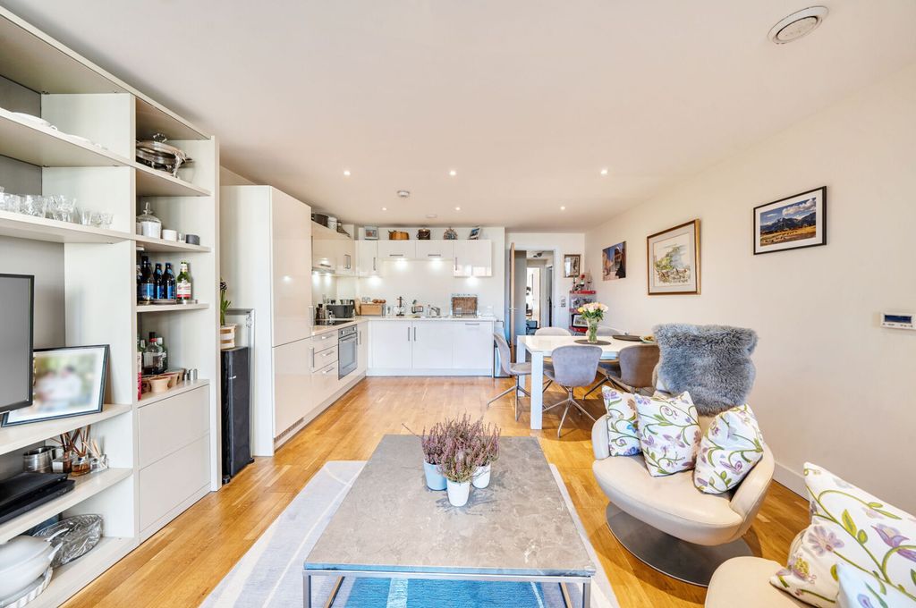 Property photo 3 of 23