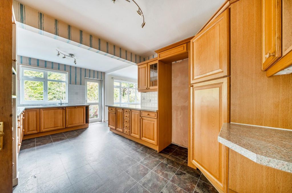 Property photo 3 of 18 1349367-4-68Beaa35Dce0c.Jpg