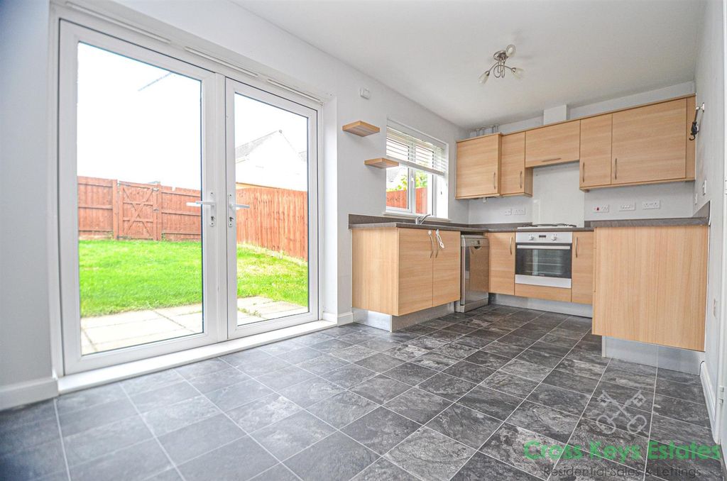 Property photo 2 of 13 Kitchen/Dining Room
