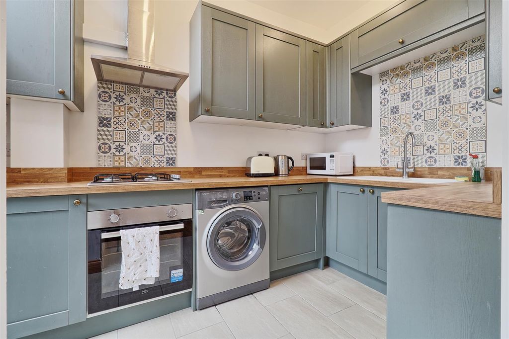 Property photo 2 of 13 Kitchen 2.Jpg