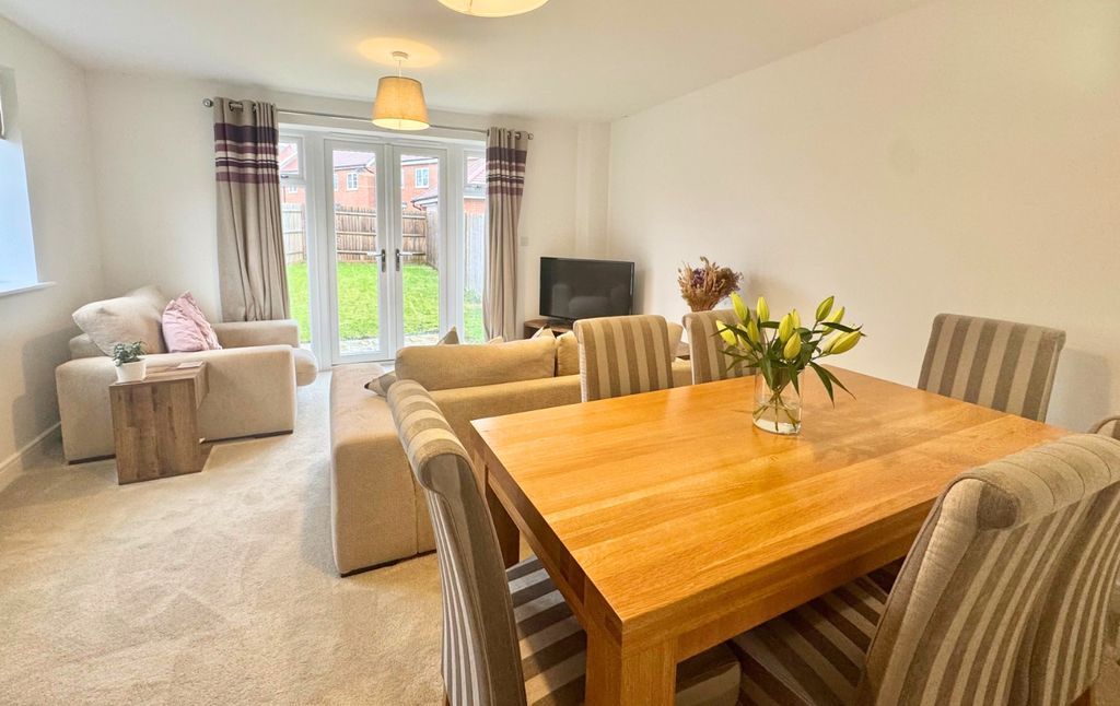 Property photo 3 of 21 3904748