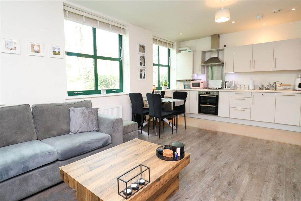 Property photo 2 of 17 Living Room