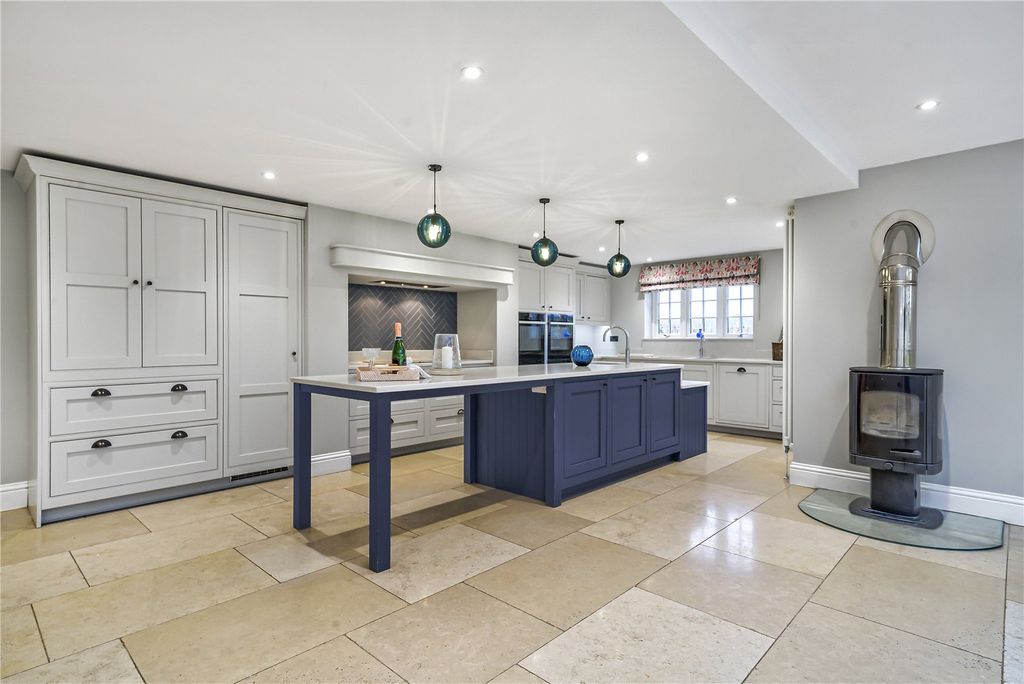 Property photo 2 of 73 Open Plan Kitchen