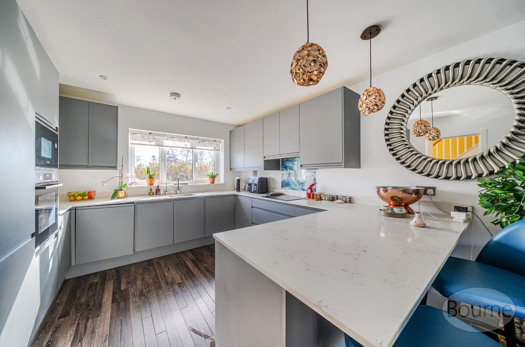 Property photo 2 of 13 F91F49c9-006c-49B...