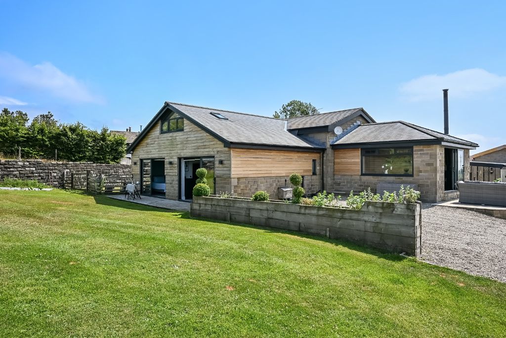 Property photo 1 of 61 5322092