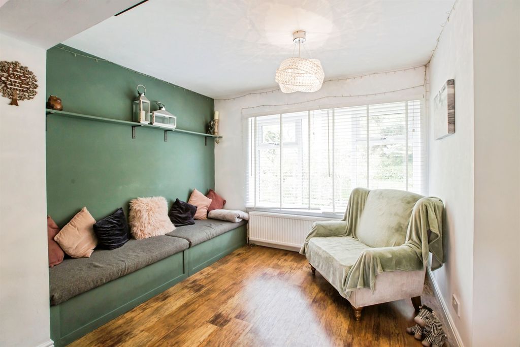 Additional image 6 of 5 bed detached house for saleWillowfield Crescent, Halifax HX2